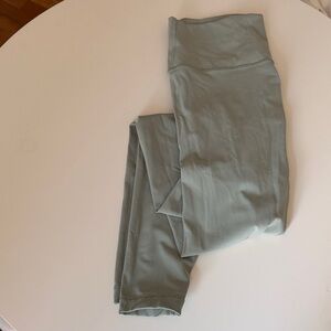 Women’s Lululemon Align high-rise pant. 🧘‍♀️